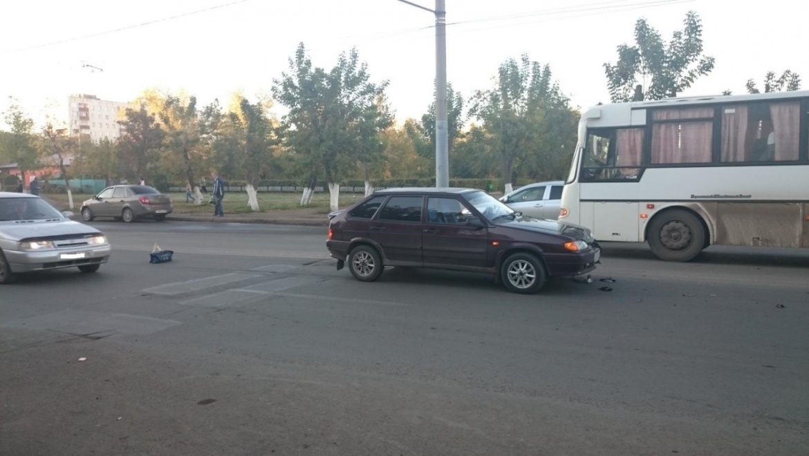 Школьник попал под колеса, перебегая дорогу в неустановленном месте